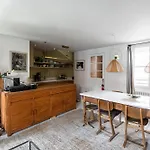Charming Apartment In The Heart Of Paris - Welkeys